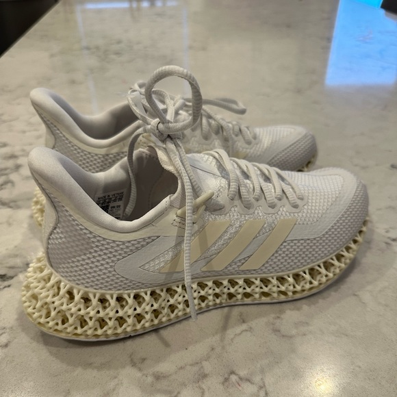 Adidas shoes - Picture 1 of 9